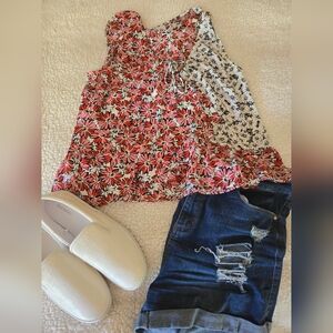 CABI Sleeveless Red & Pink Floral Layered Tp M